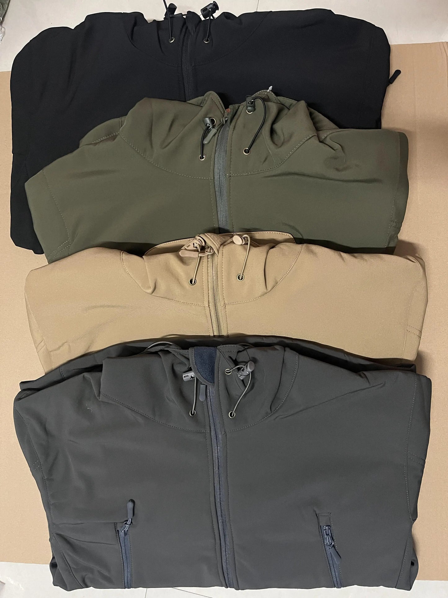 Chaqueta Softshell Impermeable – Cortavientos, Térmica y Multiusos (4 colores)