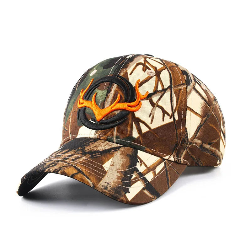 Gorra Camuflada con Visera Curva y Bordado de Cornamenta