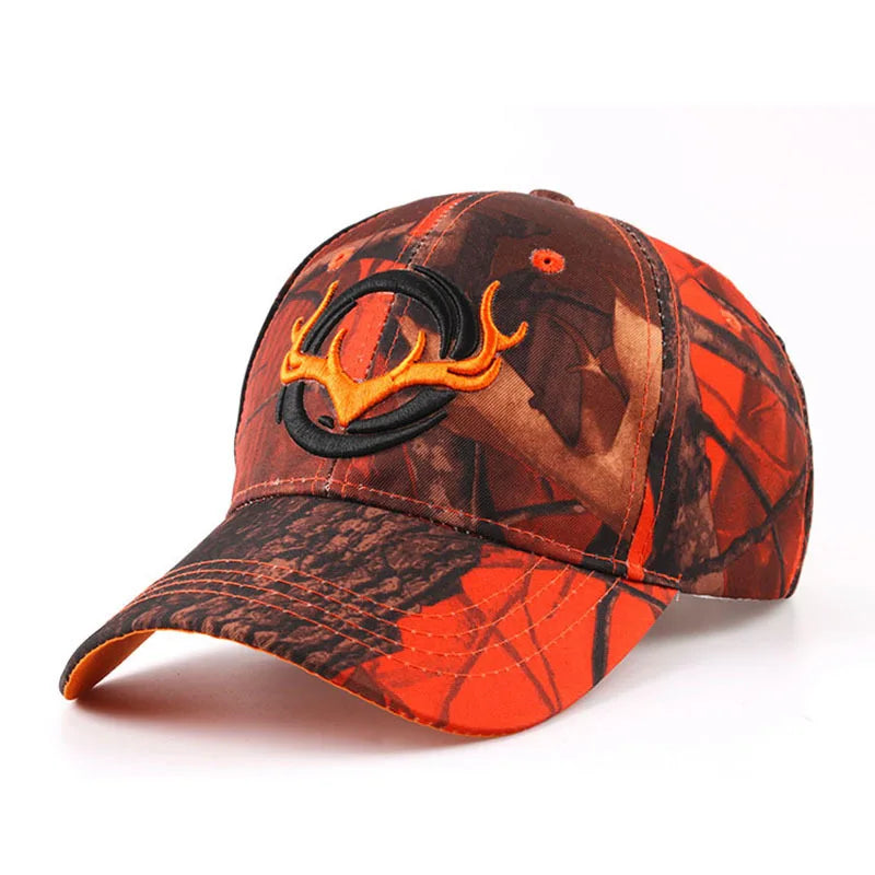 Gorra Camuflada con Visera Curva y Bordado de Cornamenta