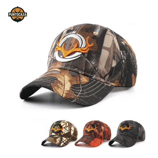 Gorra Camuflada con Visera Curva y Bordado de Cornamenta